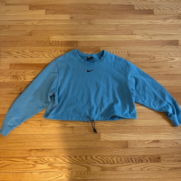 Cropped Nike Sweatshirt - Picture 1 of 3